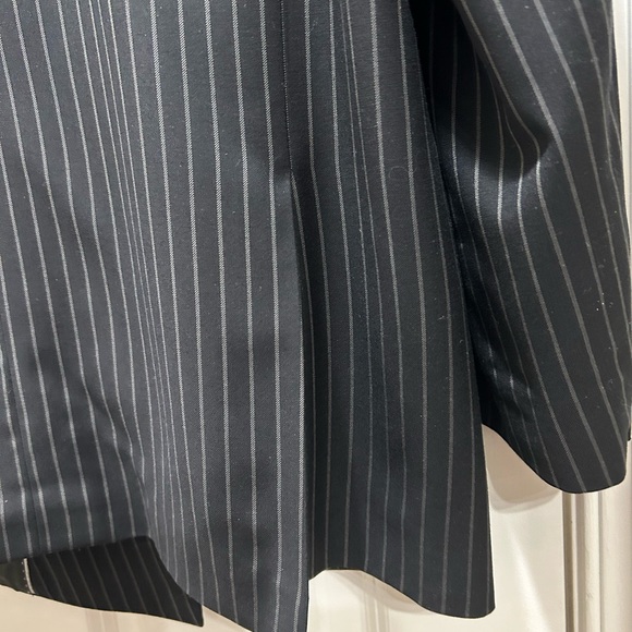 Men 46L Suit - Picture 7 of 12